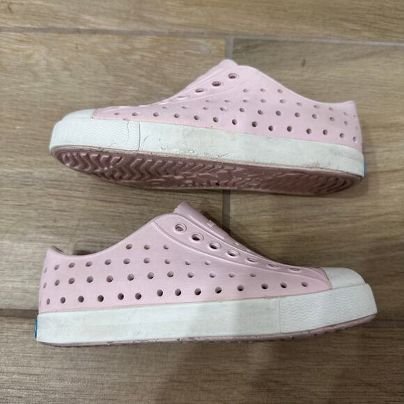 Native Jefferson Light Pink Shoes - Picture 2 of 8